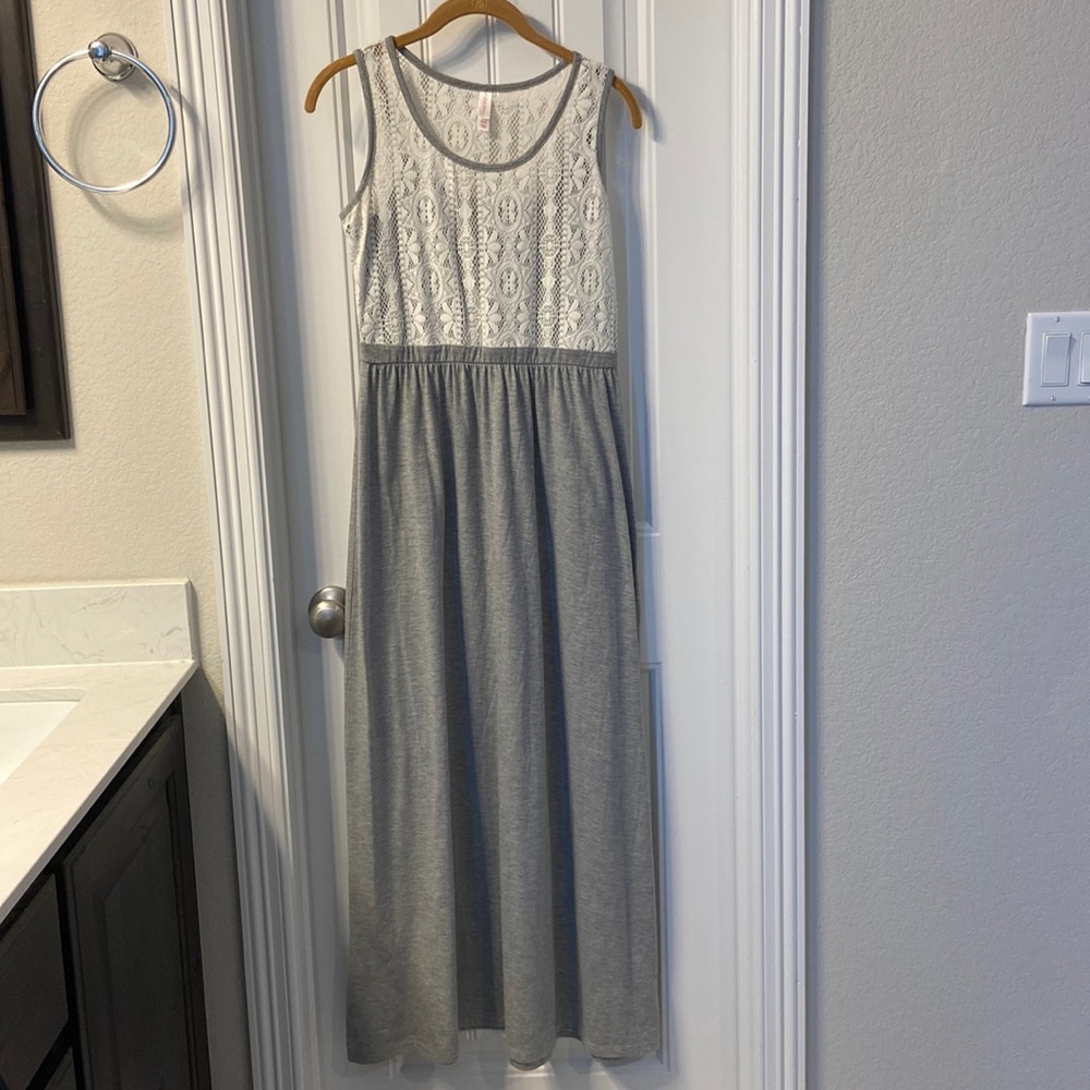 Xhilaration Size Medium Maxi Dress